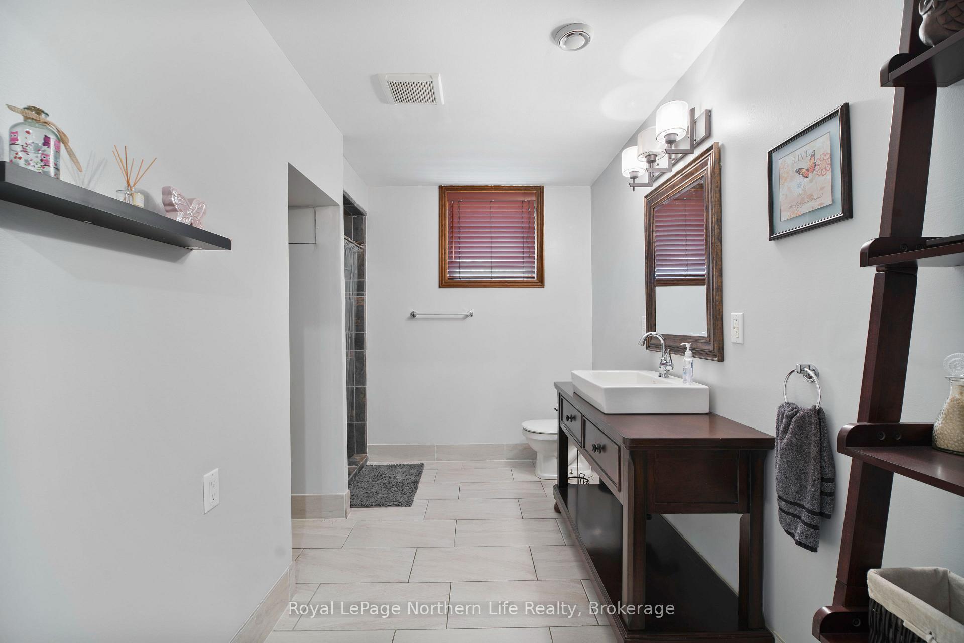 Photo 40 of 421 Collins Drive, North Bay, Airport — HOMEH