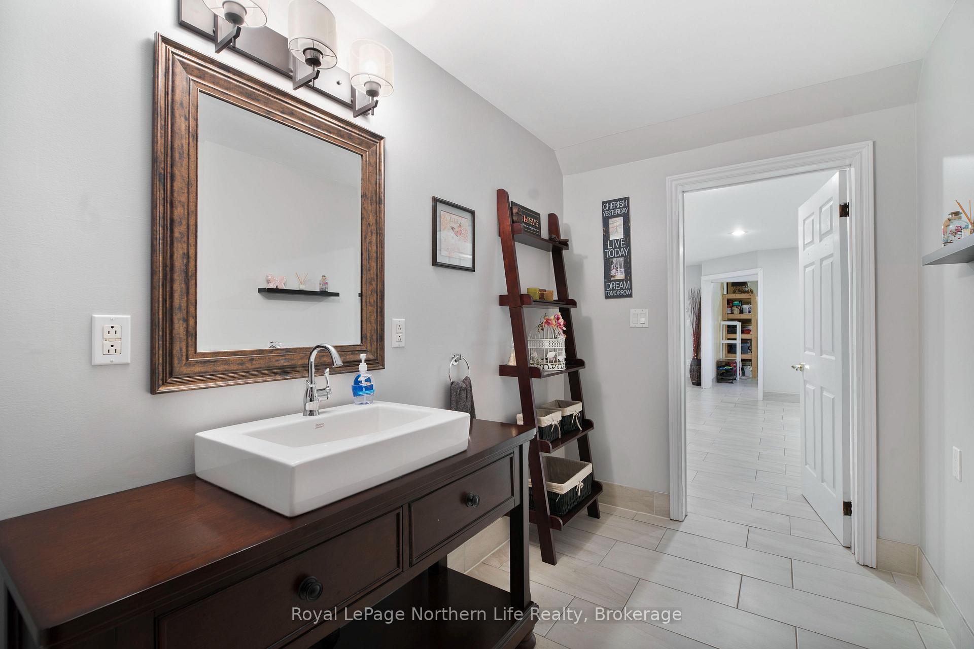 Photo 41 of 421 Collins Drive, North Bay, Airport — HOMEH