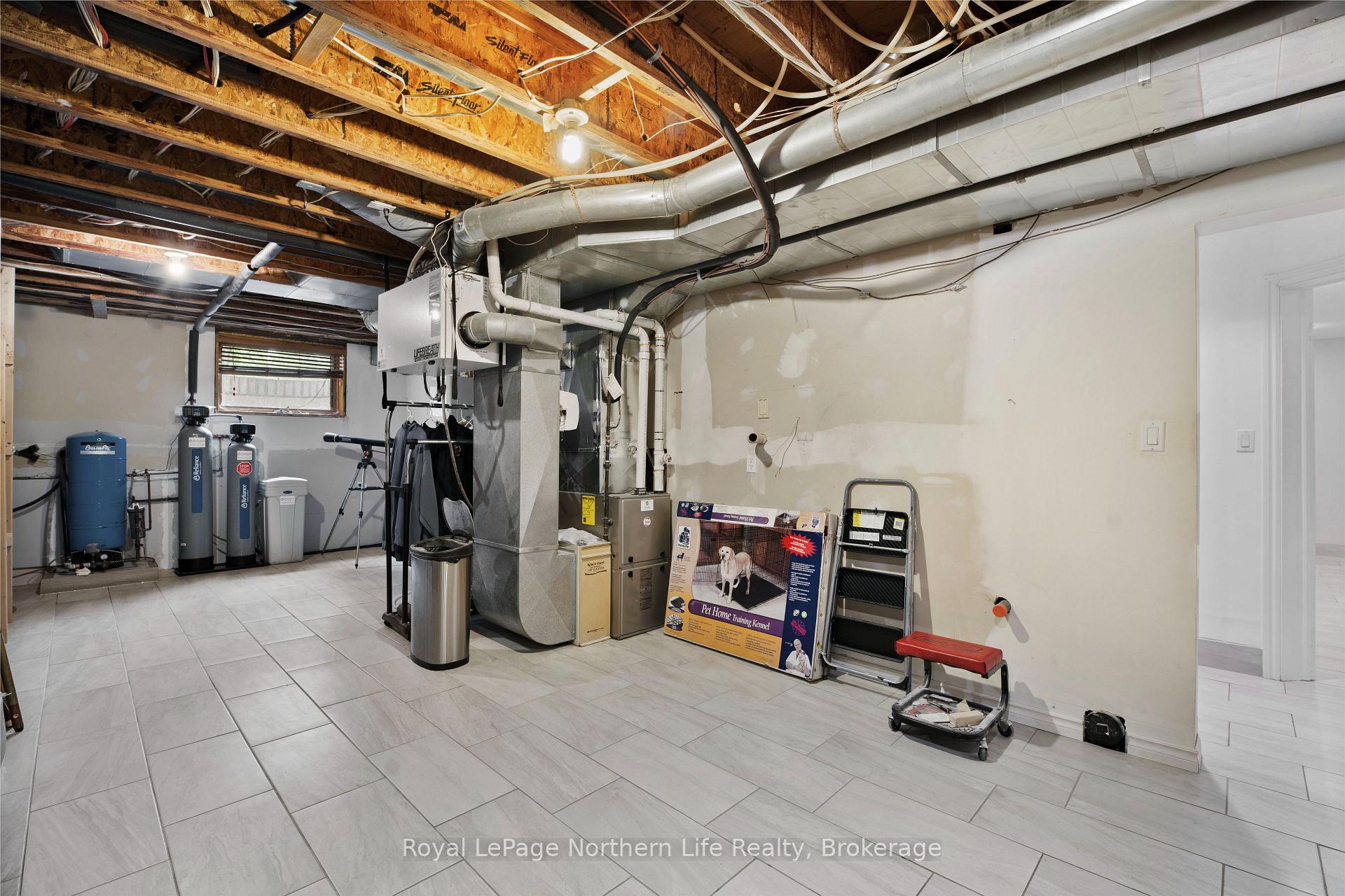 Photo 43 of 421 Collins Drive, North Bay, Airport — HOMEH