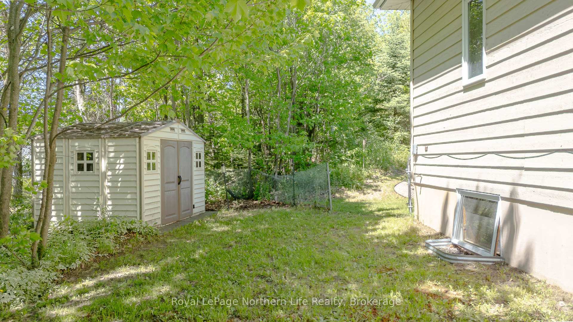 Photo 48 of 421 Collins Drive, North Bay, Airport — HOMEH