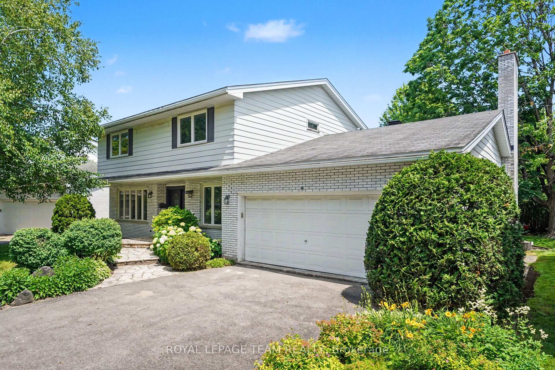Photo 1 of 907 Dresden Crescent, Ottawa, Whitehaven — HOMEH