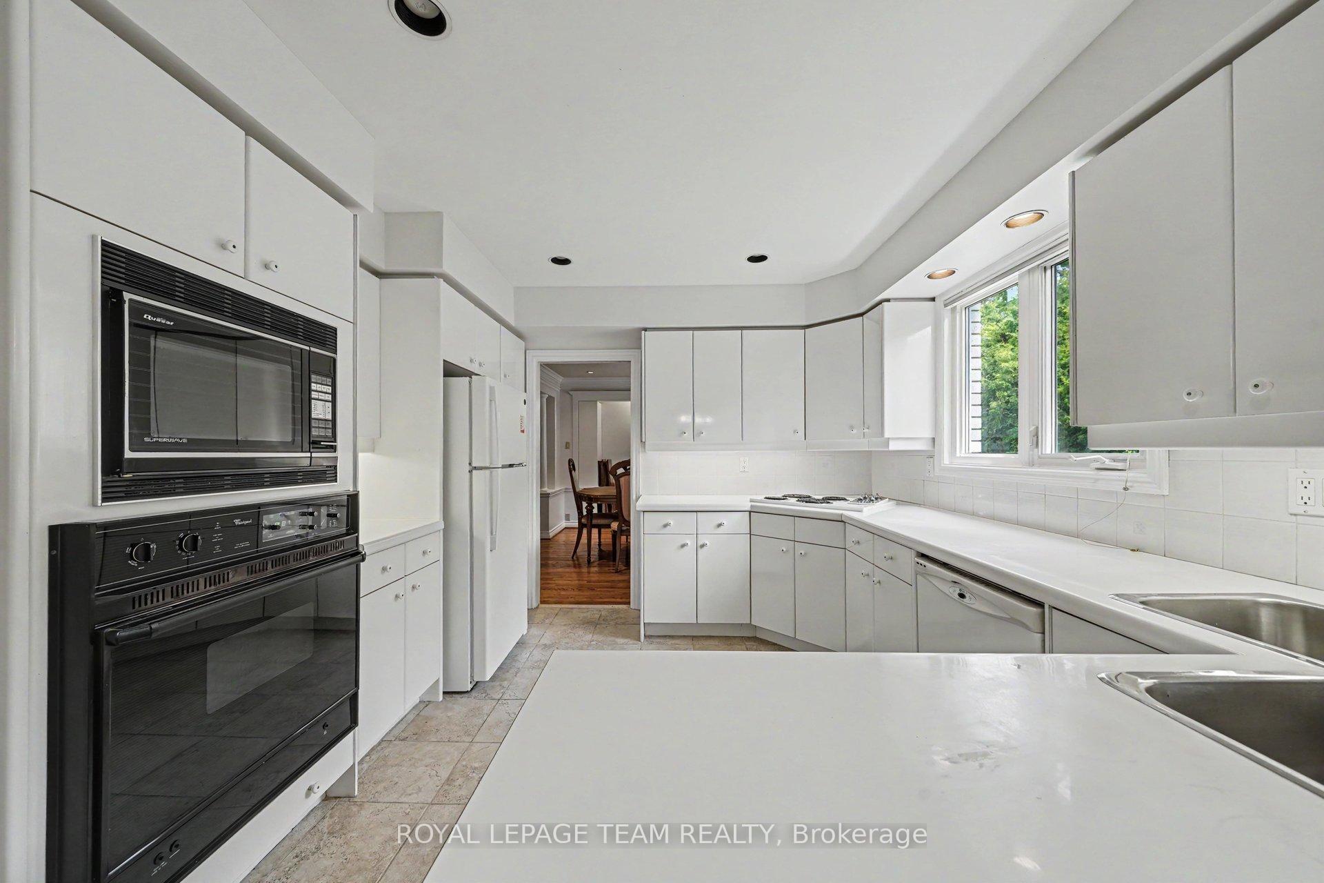 Photo 12 of 907 Dresden Crescent, Ottawa, Whitehaven — HOMEH