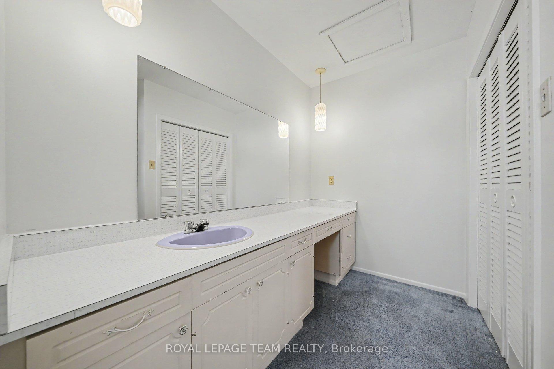 Photo 25 of 907 Dresden Crescent, Ottawa, Whitehaven — HOMEH
