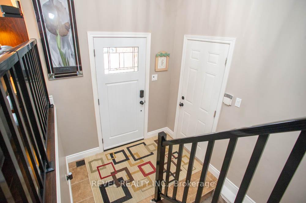 Photo 4 of 145 McGuiness Drive, Brantford, Tutela Heights — HOMEH