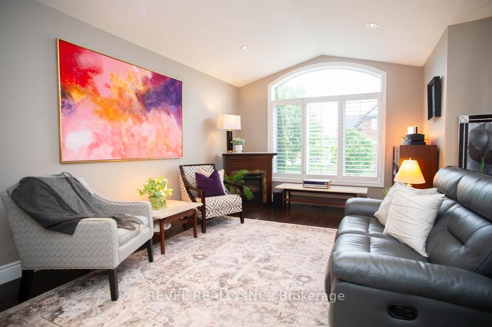 Photo 5 of 145 McGuiness Drive, Brantford, Tutela Heights — HOMEH