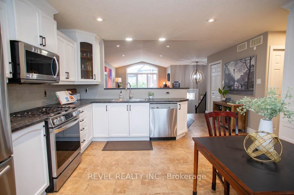 Photo 10 of 145 McGuiness Drive, Brantford, Tutela Heights — HOMEH