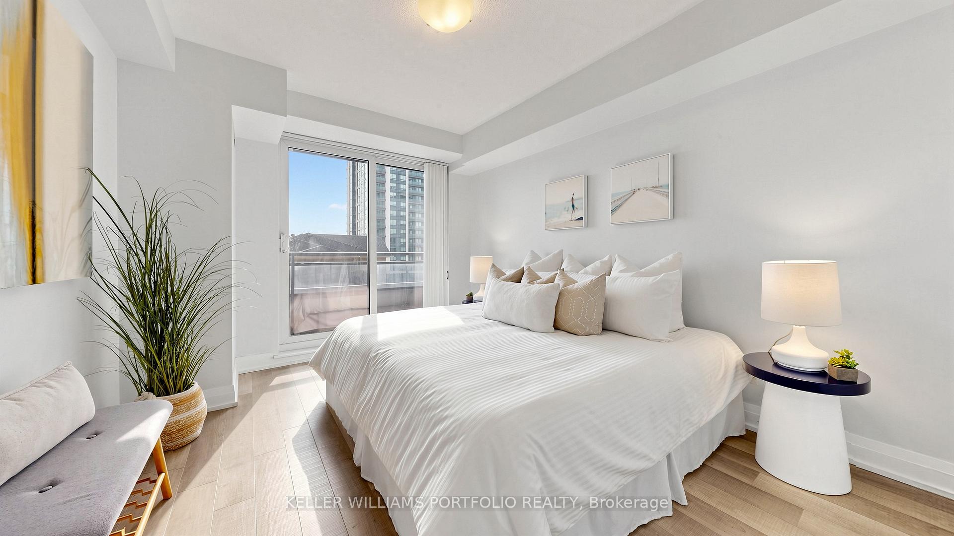 Photo 5 of Unit 303, 376 Highway 7, Richmond Hill, Doncrest — HOMEH