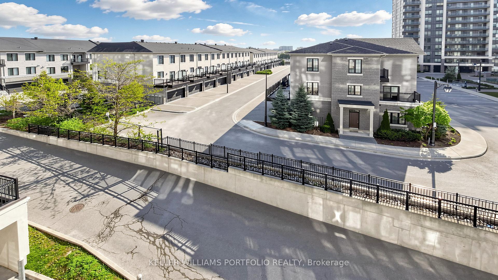 Photo 9 of Unit 303, 376 Highway 7, Richmond Hill, Doncrest — HOMEH