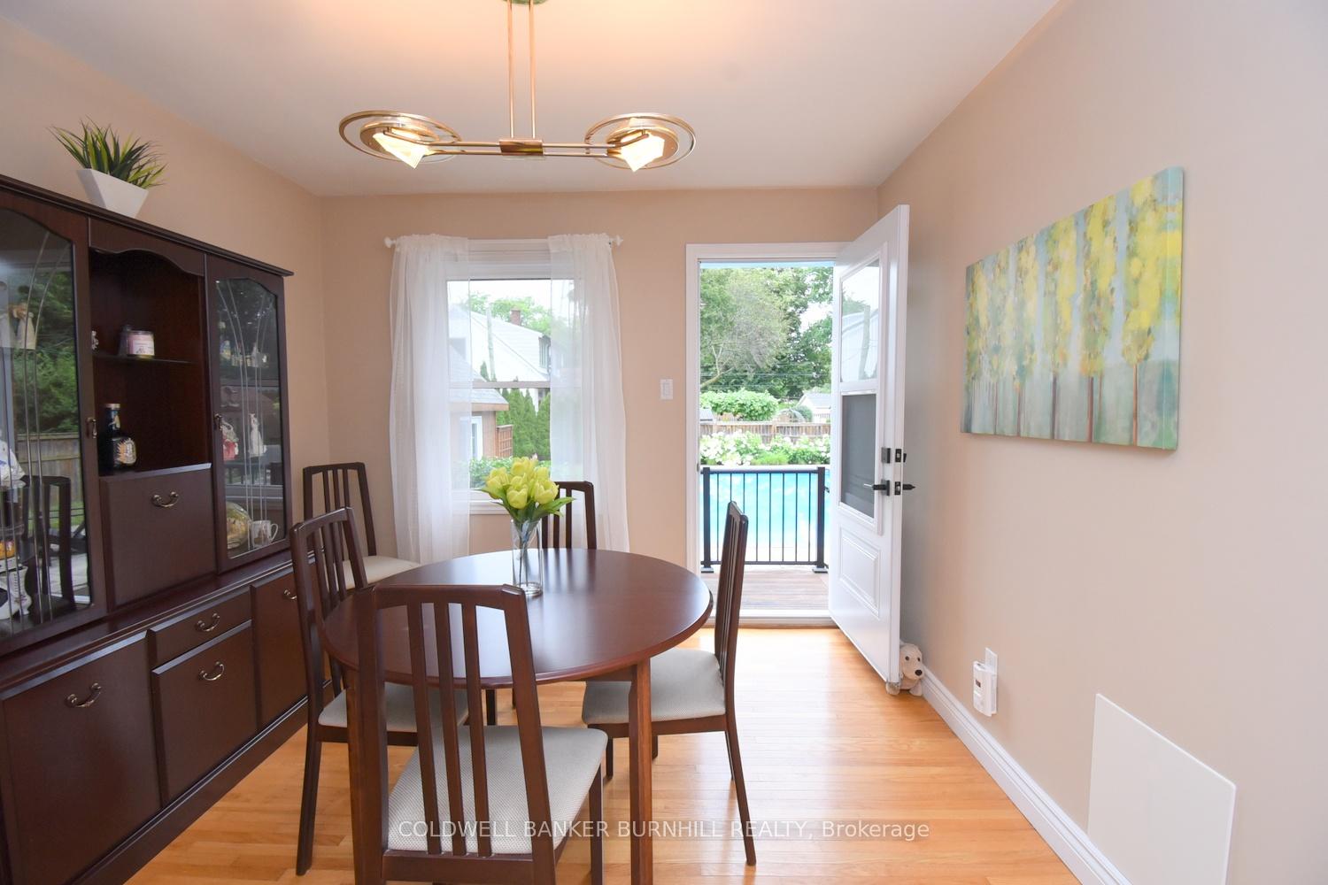 Photo 10 of 1087 Maplehurst Avenue, Burlington, LaSalle — HOMEH