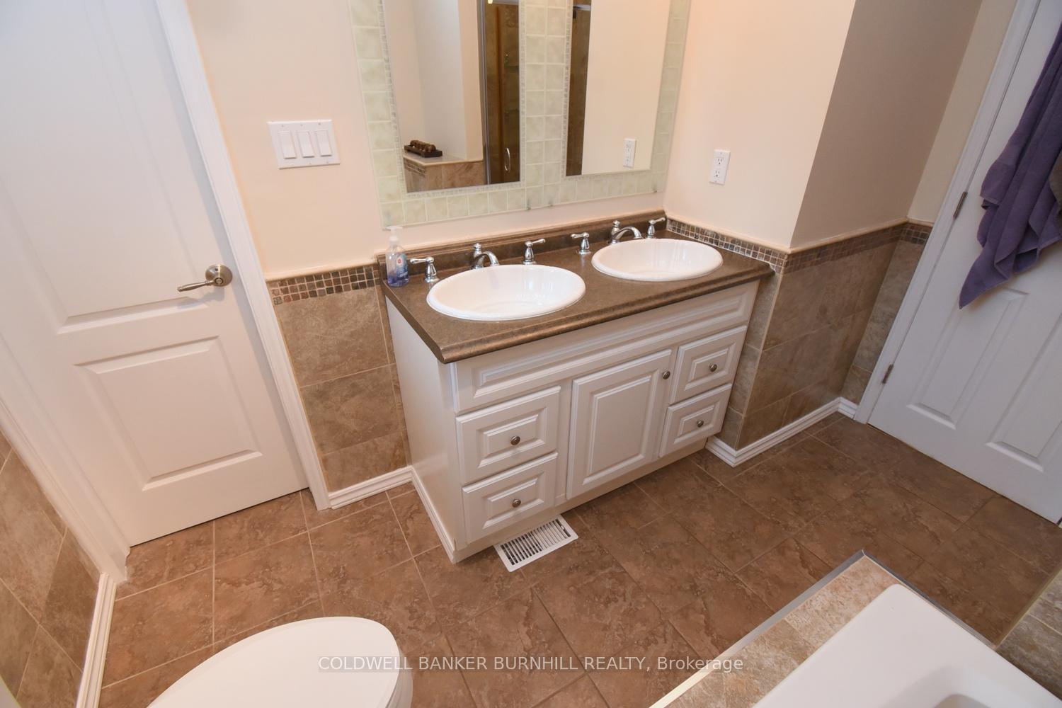 Photo 14 of 1087 Maplehurst Avenue, Burlington, LaSalle — HOMEH