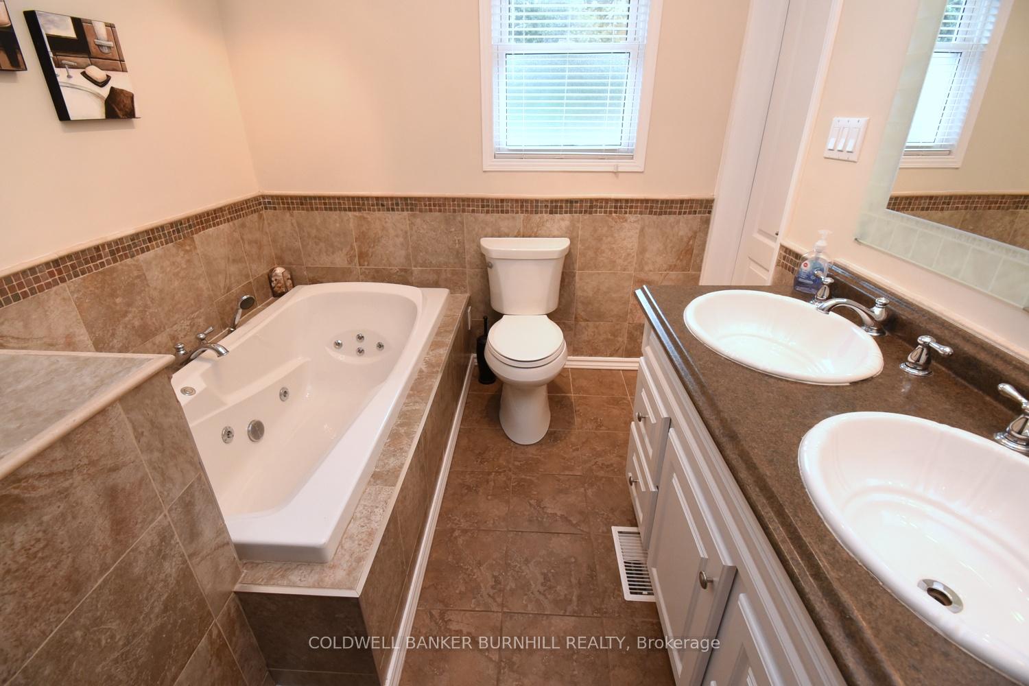 Photo 15 of 1087 Maplehurst Avenue, Burlington, LaSalle — HOMEH