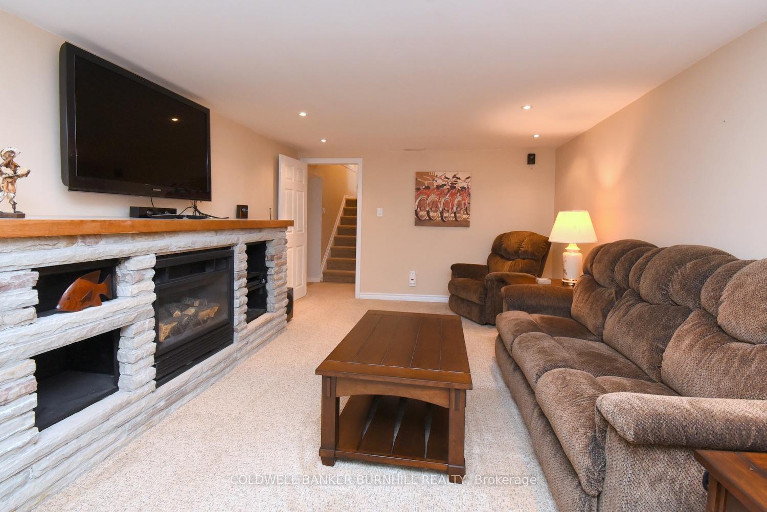 Photo 19 of 1087 Maplehurst Avenue, Burlington, LaSalle — HOMEH