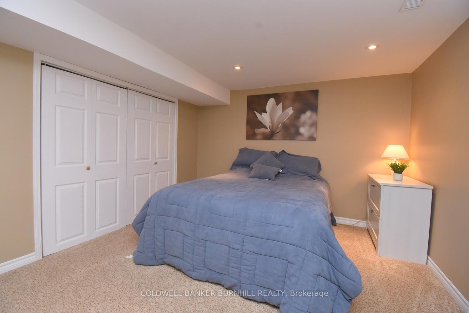 Photo 22 of 1087 Maplehurst Avenue, Burlington, LaSalle — HOMEH