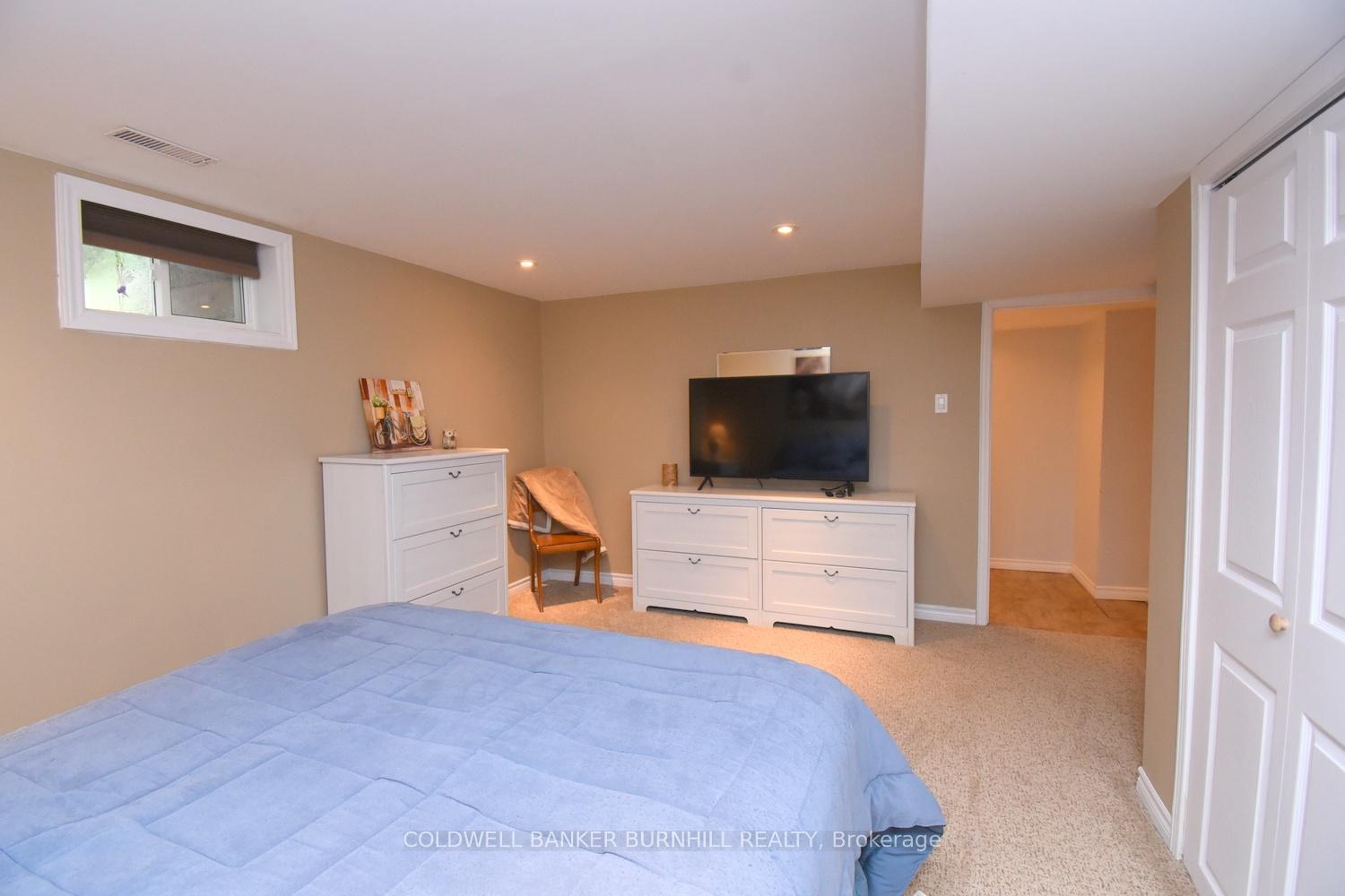 Photo 23 of 1087 Maplehurst Avenue, Burlington, LaSalle — HOMEH
