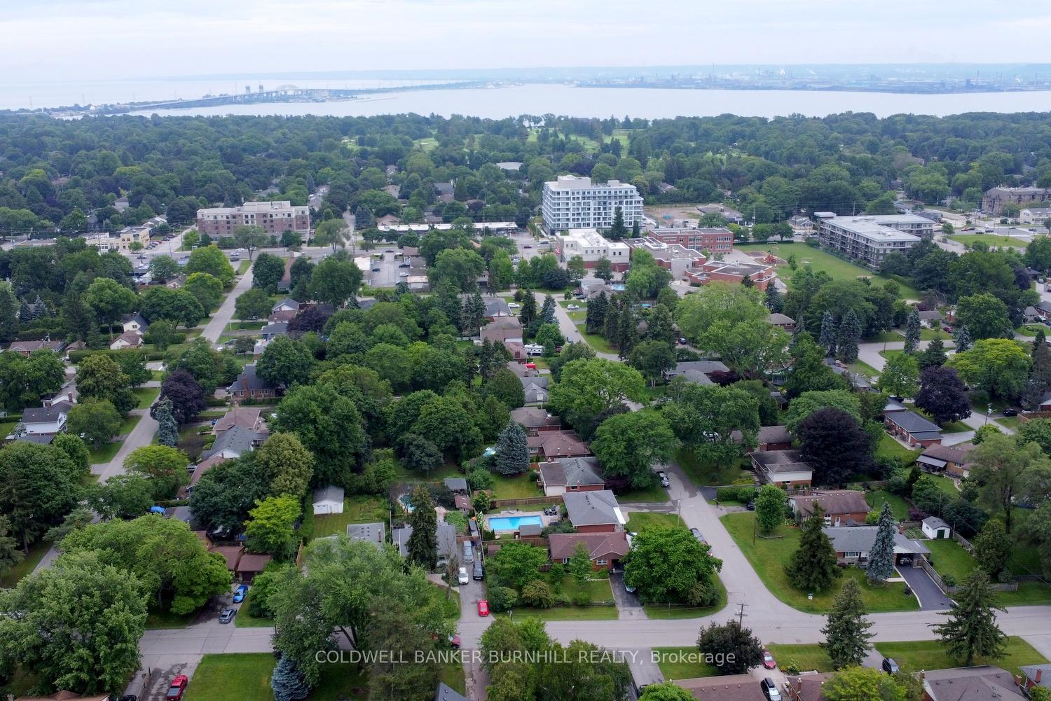 Photo 37 of 1087 Maplehurst Avenue, Burlington, LaSalle — HOMEH