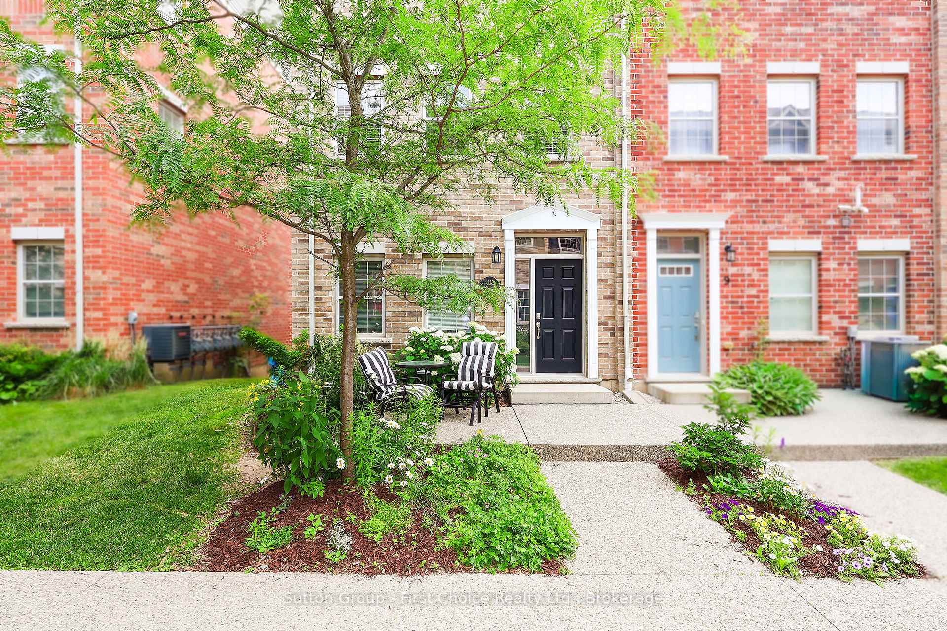 Photo 1 of 11 John Russell Lane, Kitchener, Mount Hope Huron Park — HOMEH