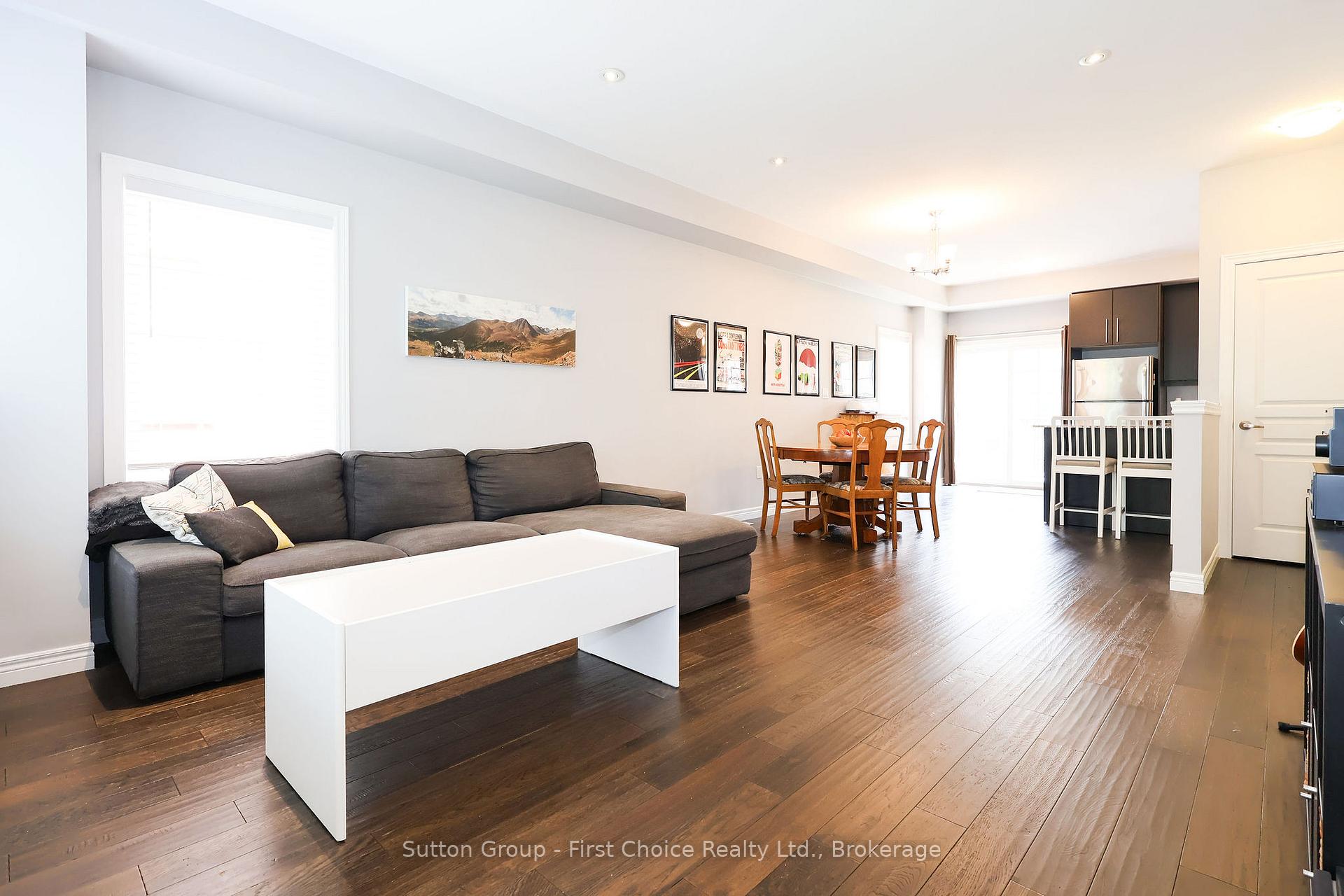 Photo 8 of 11 John Russell Lane, Kitchener, Mount Hope Huron Park — HOMEH