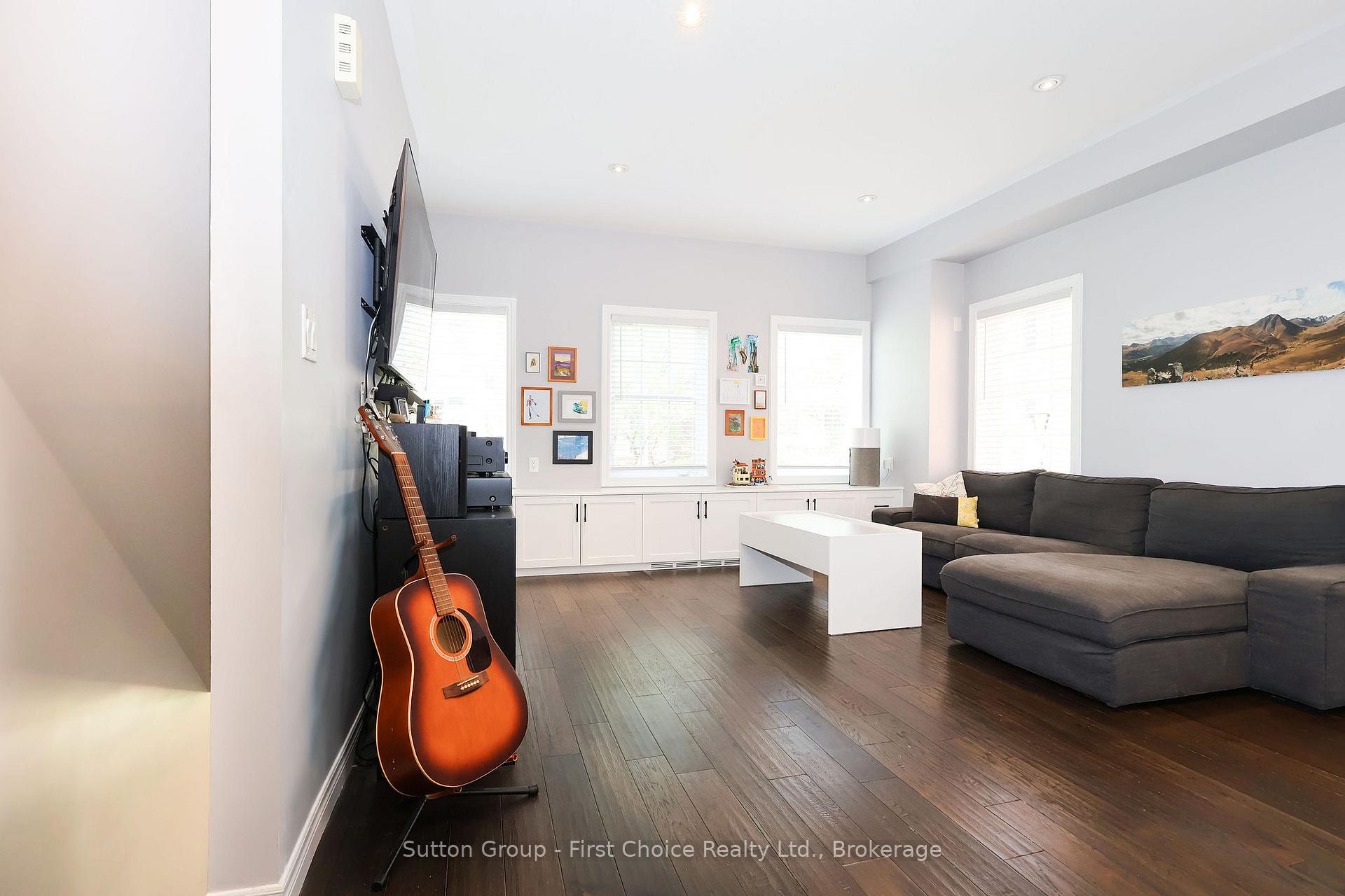 Photo 10 of 11 John Russell Lane, Kitchener, Mount Hope Huron Park — HOMEH