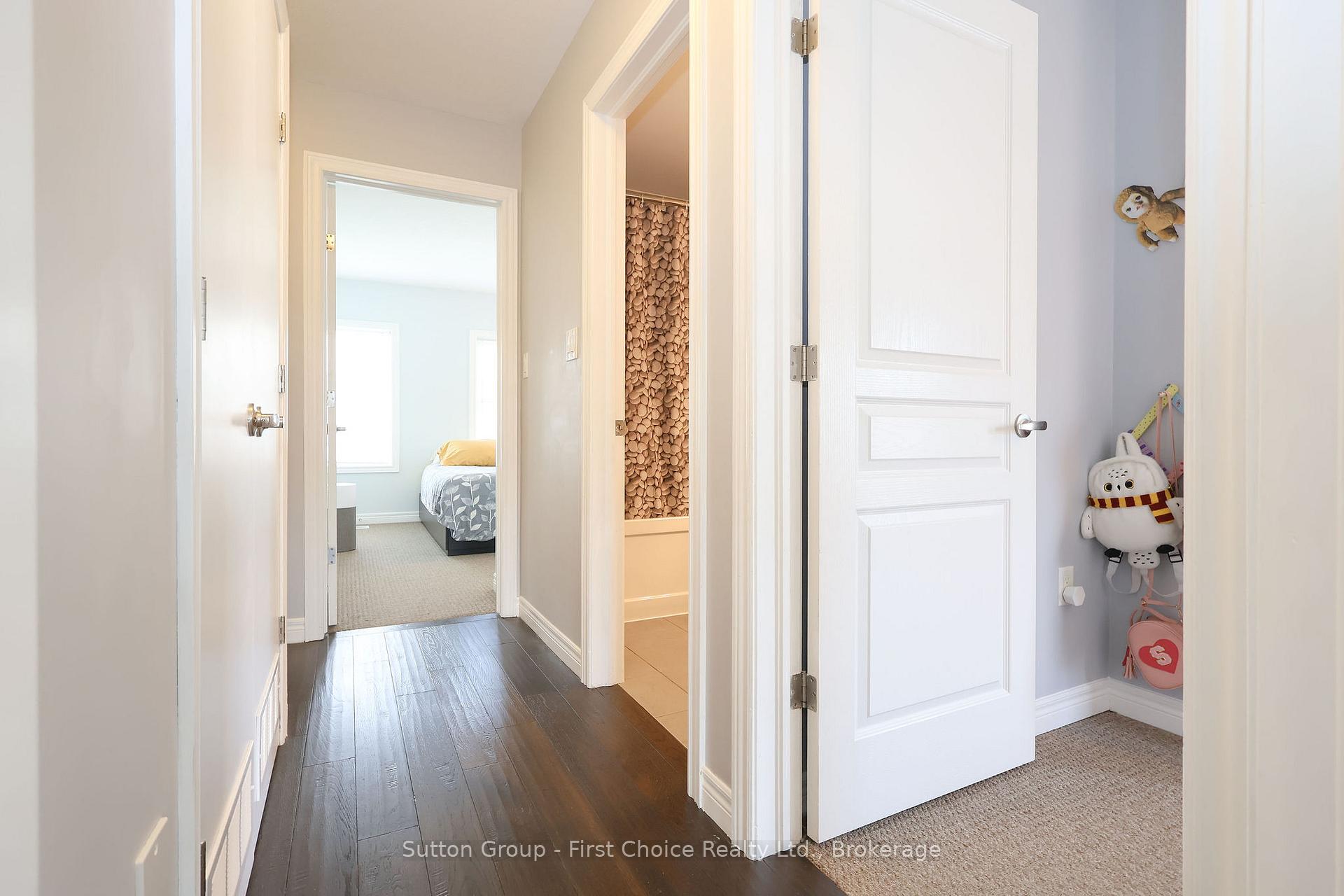 Photo 23 of 11 John Russell Lane, Kitchener, Mount Hope Huron Park — HOMEH