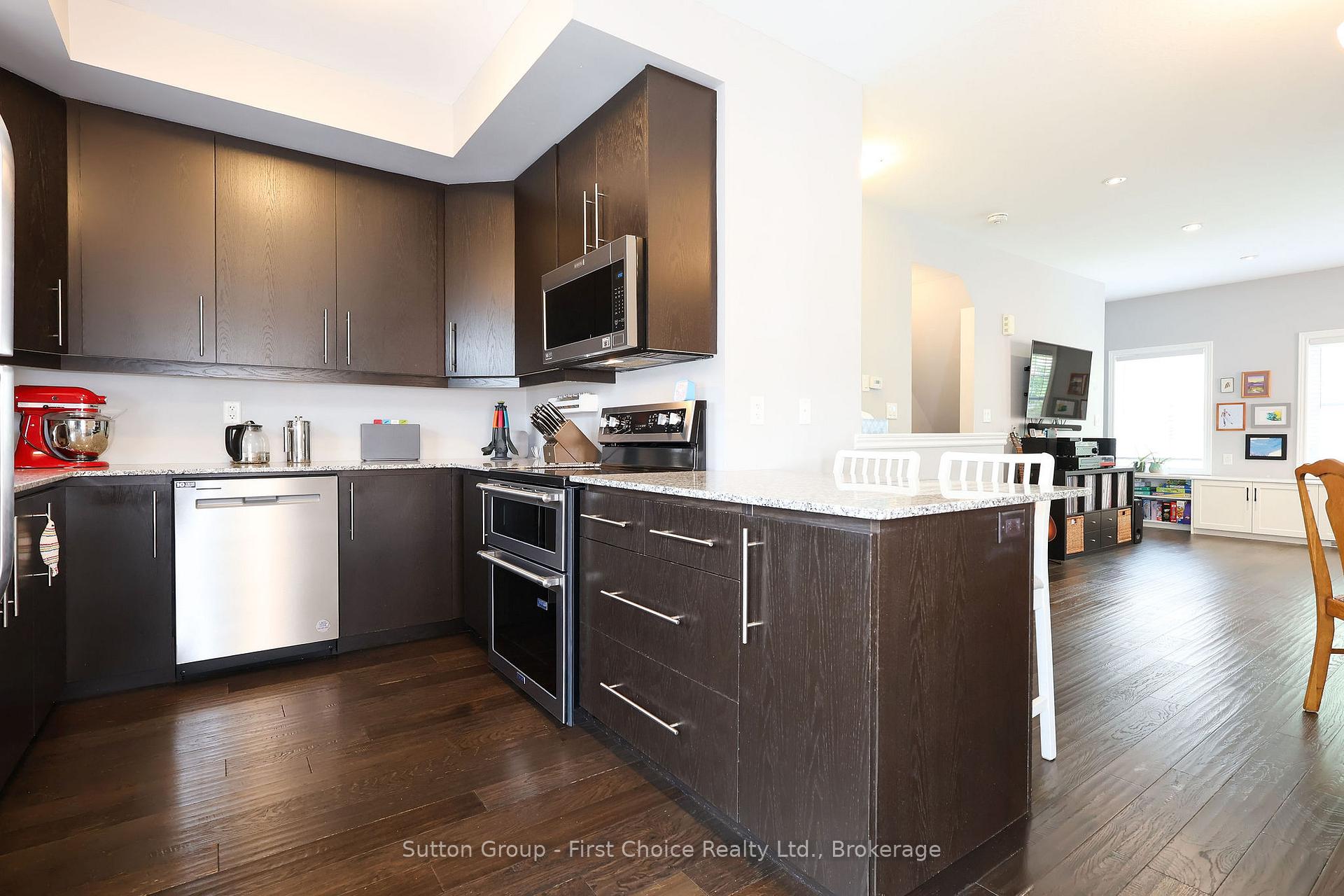 Photo 19 of 11 John Russell Lane, Kitchener, Mount Hope Huron Park — HOMEH