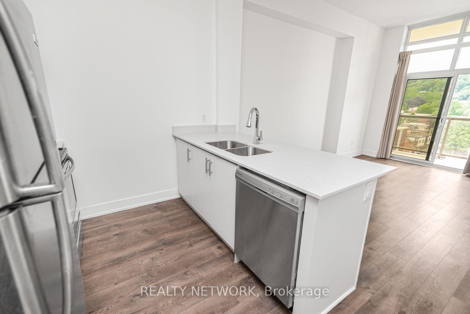 Photo 18 of Unit 1009, 81 Robinson Street, Hamilton, Durand — HOMEH