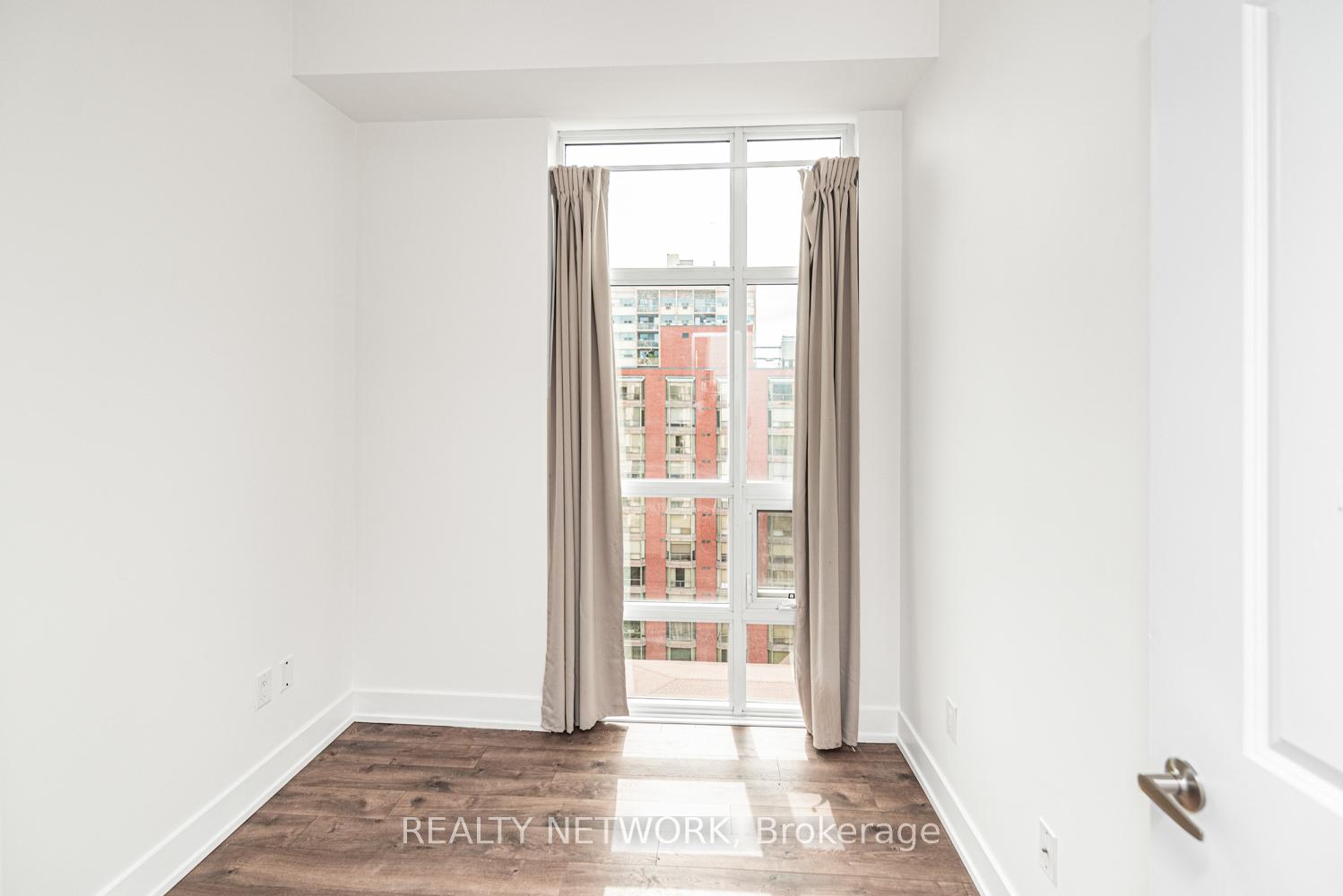 Photo 25 of Unit 1009, 81 Robinson Street, Hamilton, Durand — HOMEH