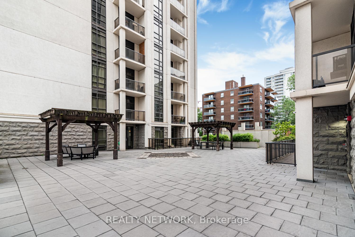 Photo 39 of Unit 1009, 81 Robinson Street, Hamilton, Durand — HOMEH