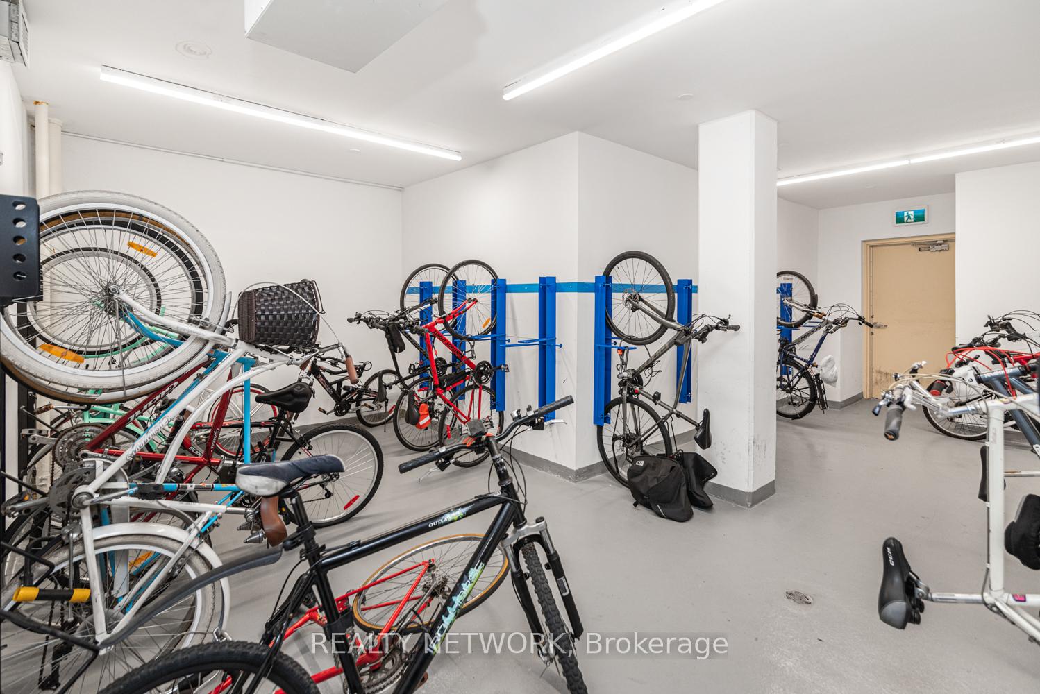 Photo 43 of Unit 1009, 81 Robinson Street, Hamilton, Durand — HOMEH