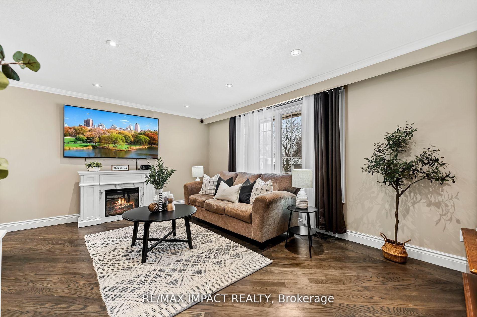 Photo 4 of 1158 Weller Street, Peterborough, Monaghan Ward 2 — HOMEH