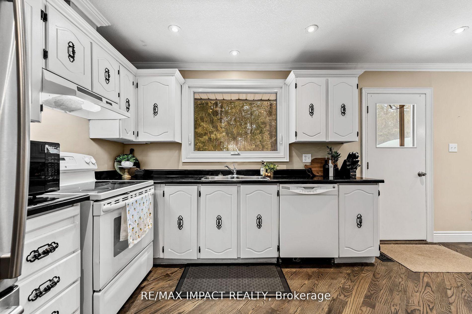 Photo 13 of 1158 Weller Street, Peterborough, Monaghan Ward 2 — HOMEH