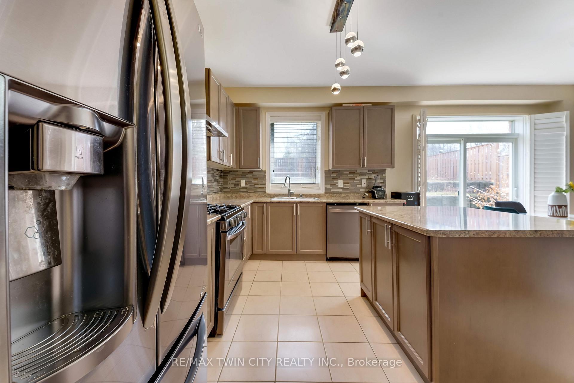 Photo 9 of 667 Linden Drive, Cambridge, Preston Heights — HOMEH