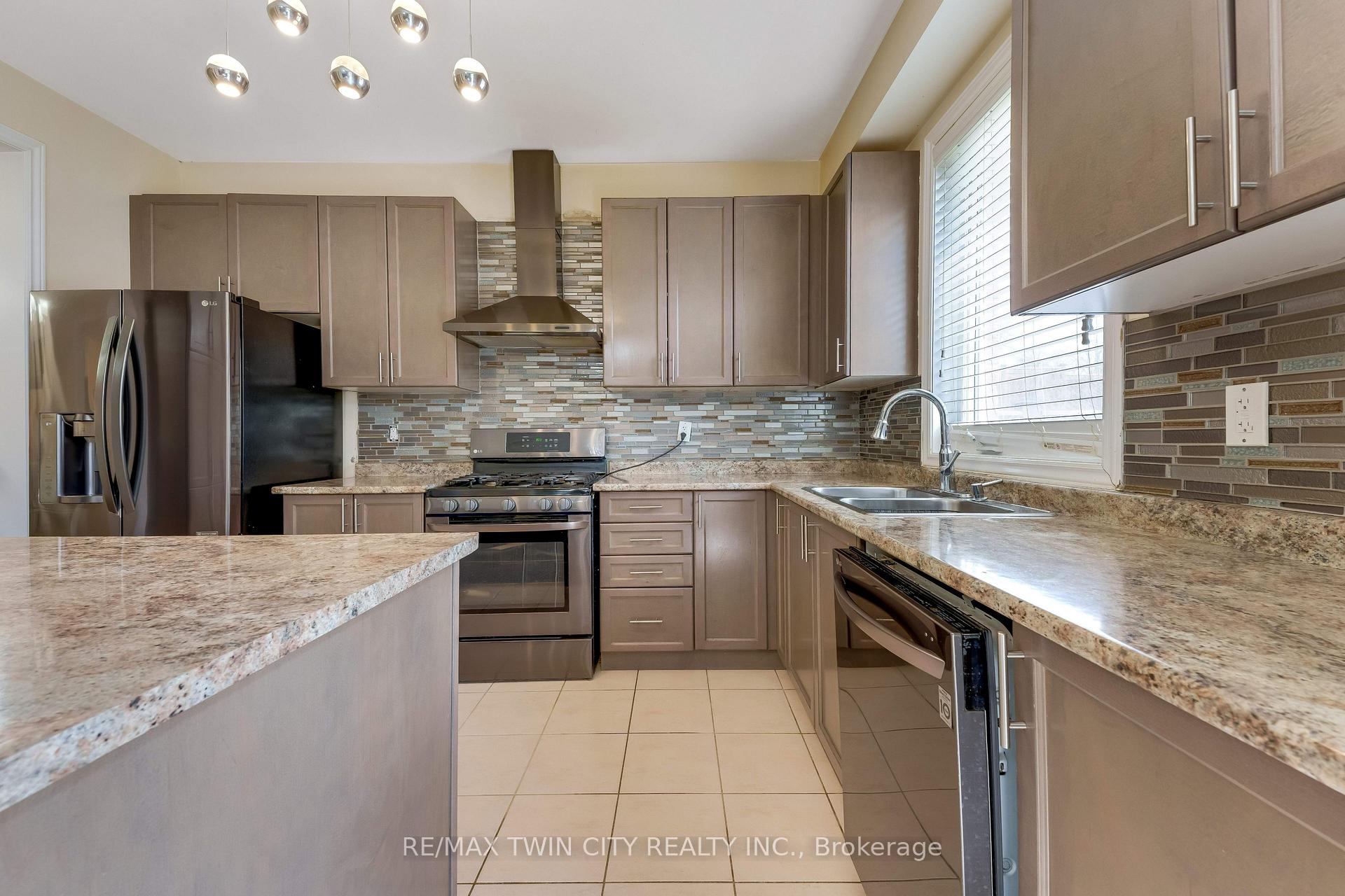 Photo 10 of 667 Linden Drive, Cambridge, Preston Heights — HOMEH