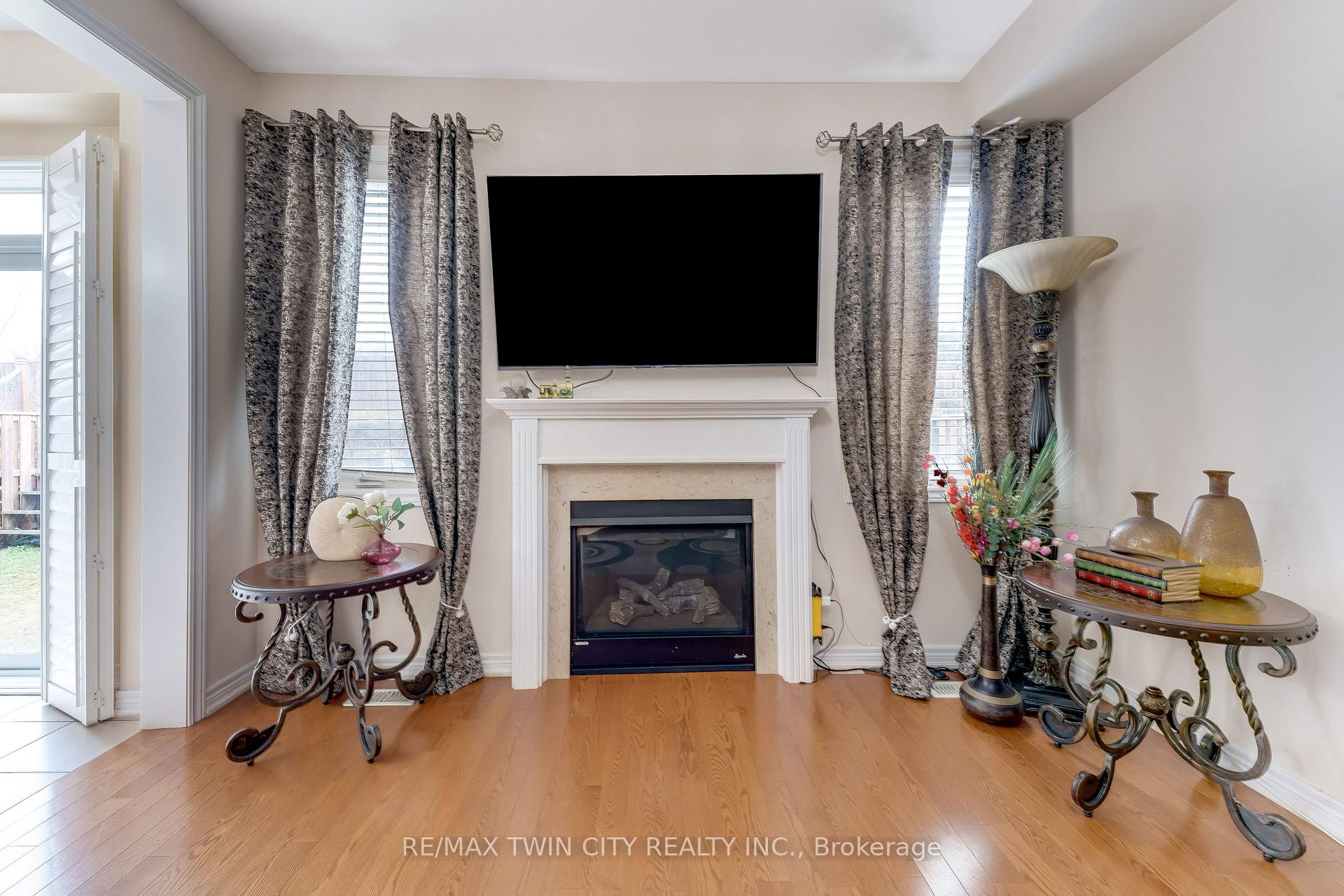 Photo 12 of 667 Linden Drive, Cambridge, Preston Heights — HOMEH