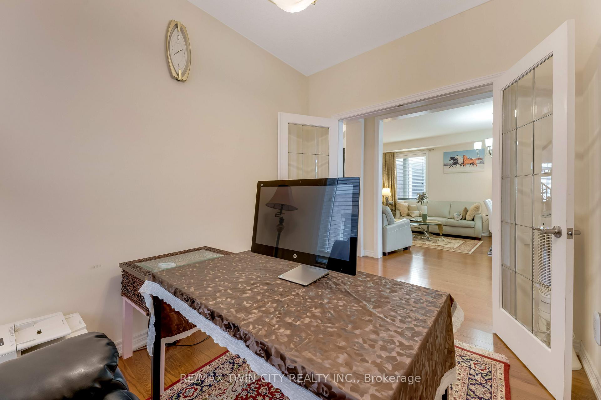 Photo 14 of 667 Linden Drive, Cambridge, Preston Heights — HOMEH