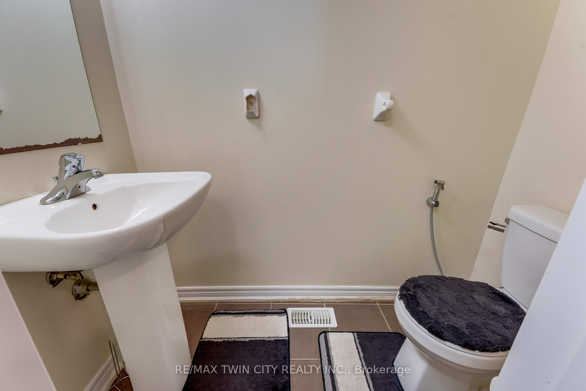 Photo 18 of 667 Linden Drive, Cambridge, Preston Heights — HOMEH