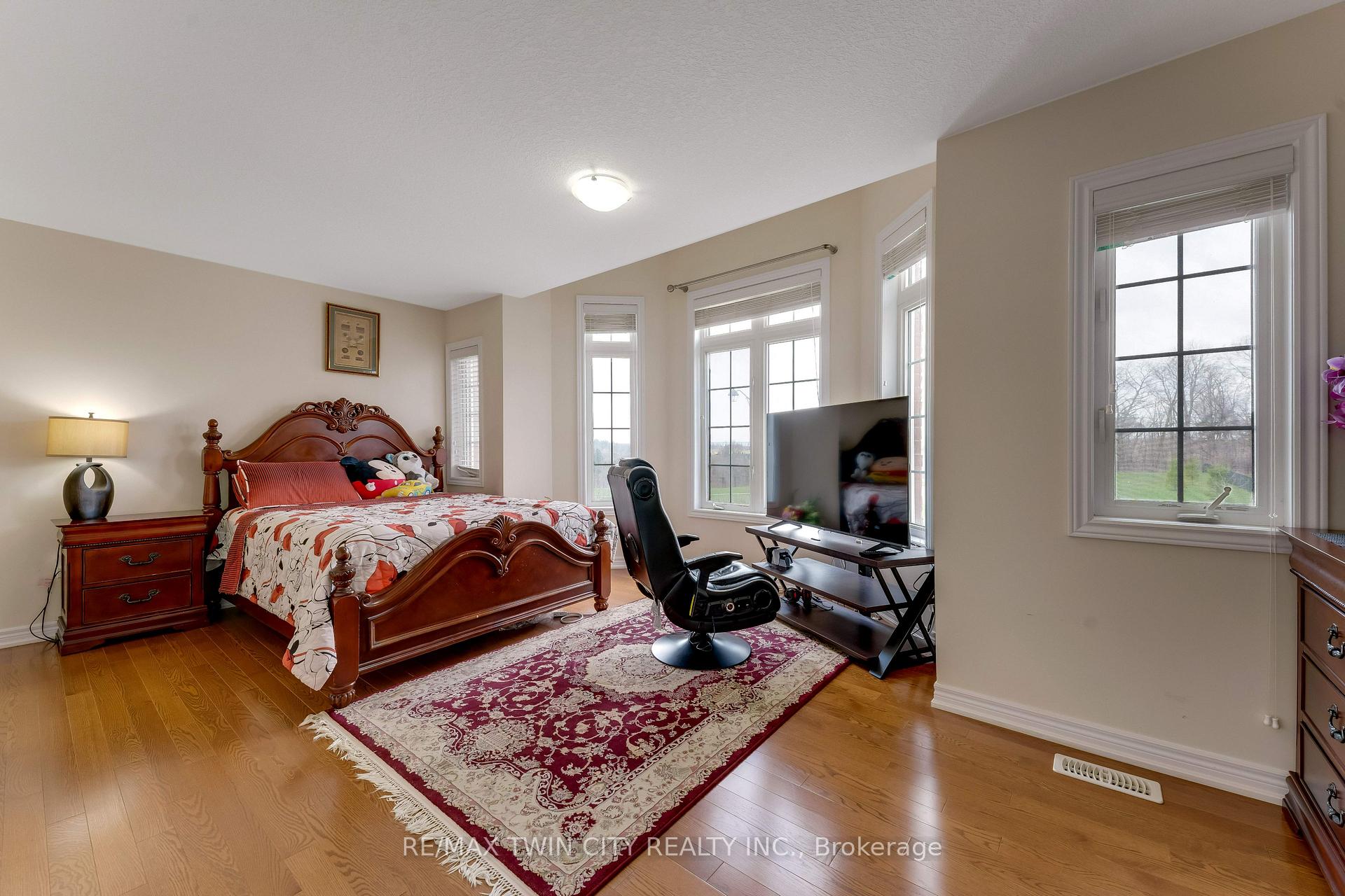 Photo 20 of 667 Linden Drive, Cambridge, Preston Heights — HOMEH