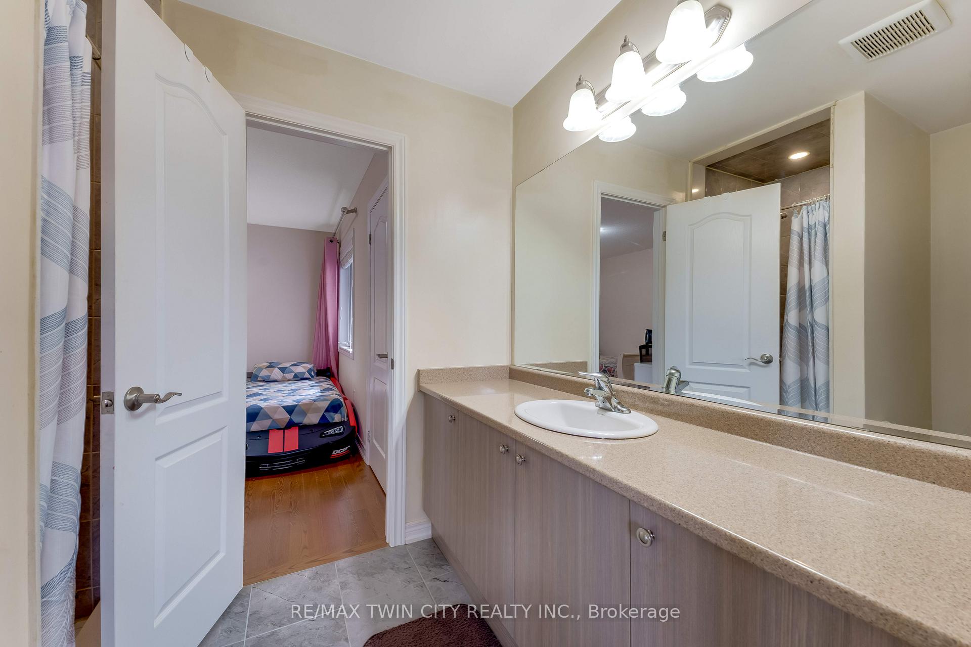 Photo 22 of 667 Linden Drive, Cambridge, Preston Heights — HOMEH