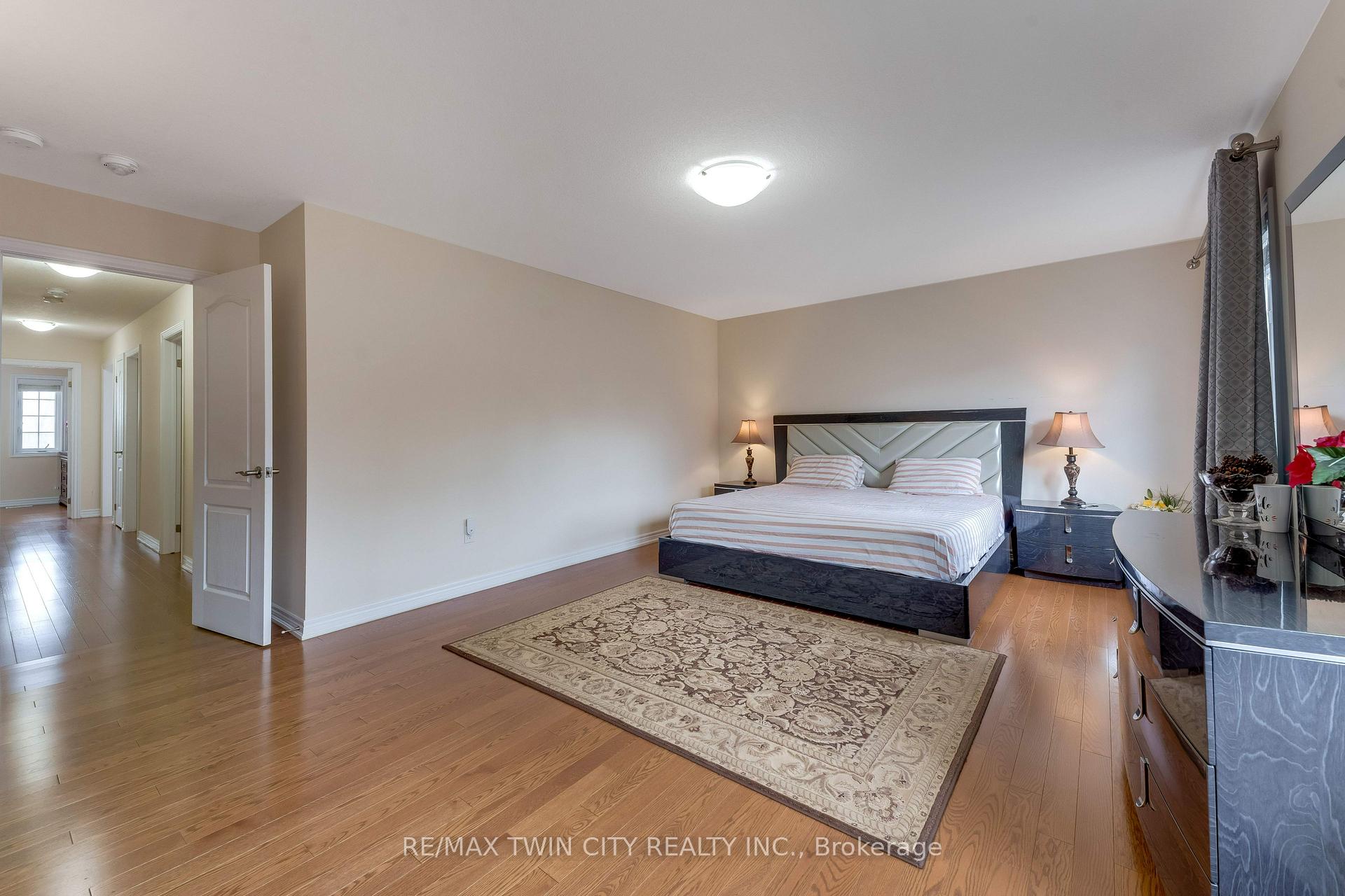 Photo 31 of 667 Linden Drive, Cambridge, Preston Heights — HOMEH