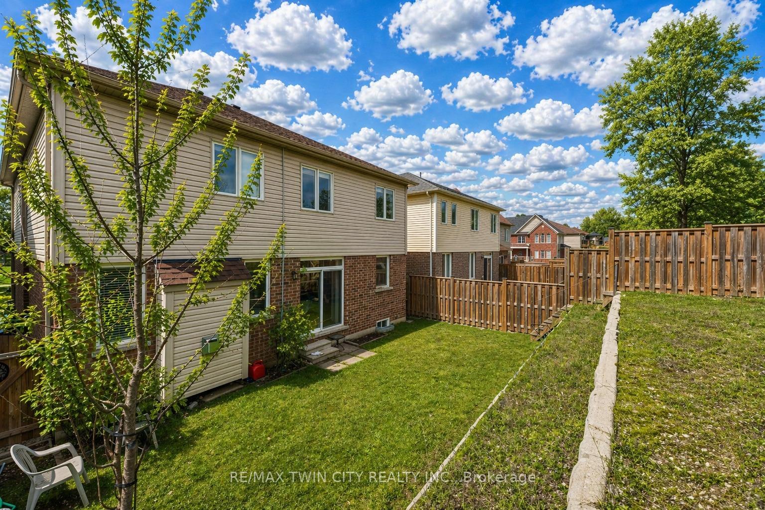 Photo 37 of 667 Linden Drive, Cambridge, Preston Heights — HOMEH