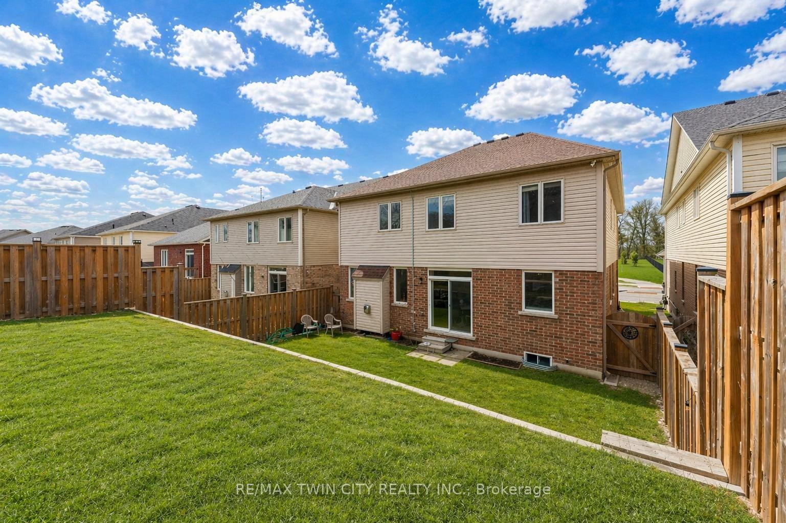 Photo 39 of 667 Linden Drive, Cambridge, Preston Heights — HOMEH