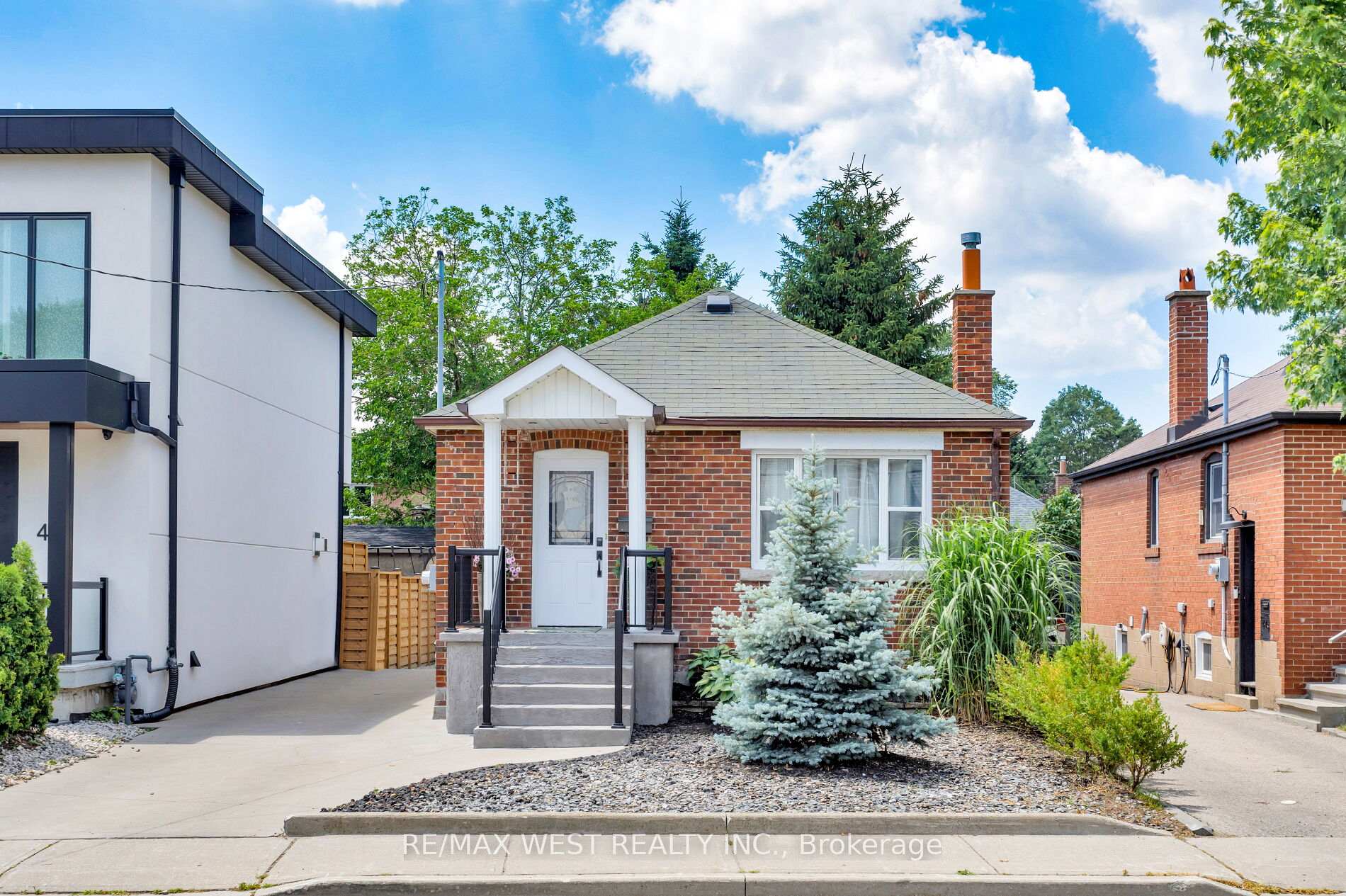 Photo 1 of 42 Stephen Drive, Etobicoke, Stonegate-Queensway — HOMEH