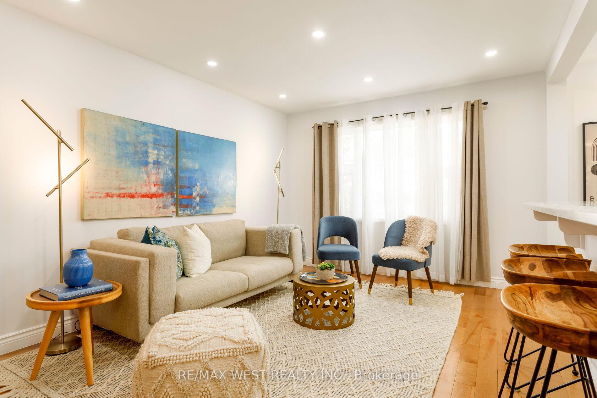 Photo 7 of 42 Stephen Drive, Etobicoke, Stonegate-Queensway — HOMEH