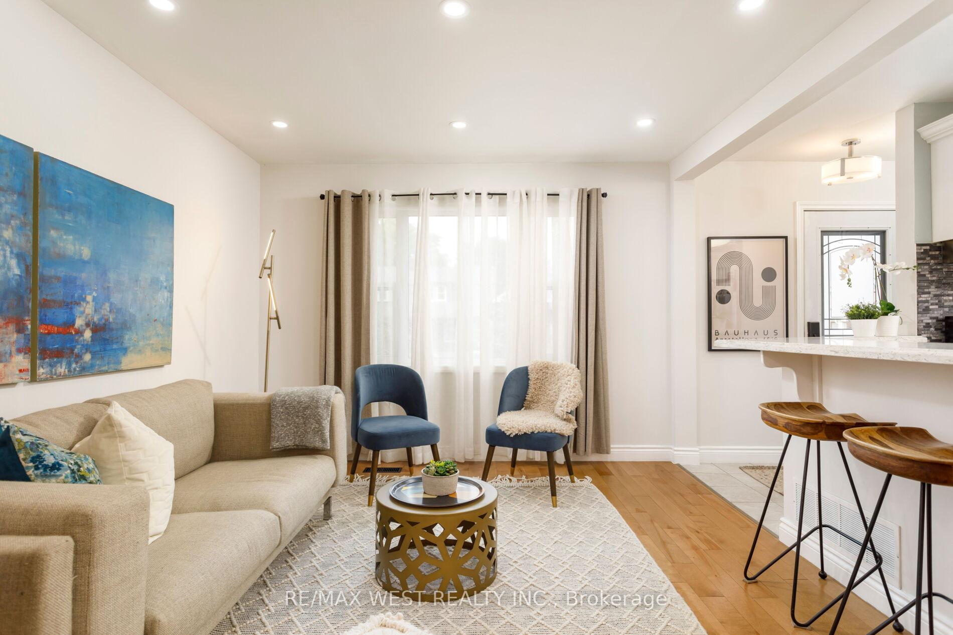Photo 16 of 42 Stephen Drive, Etobicoke, Stonegate-Queensway — HOMEH