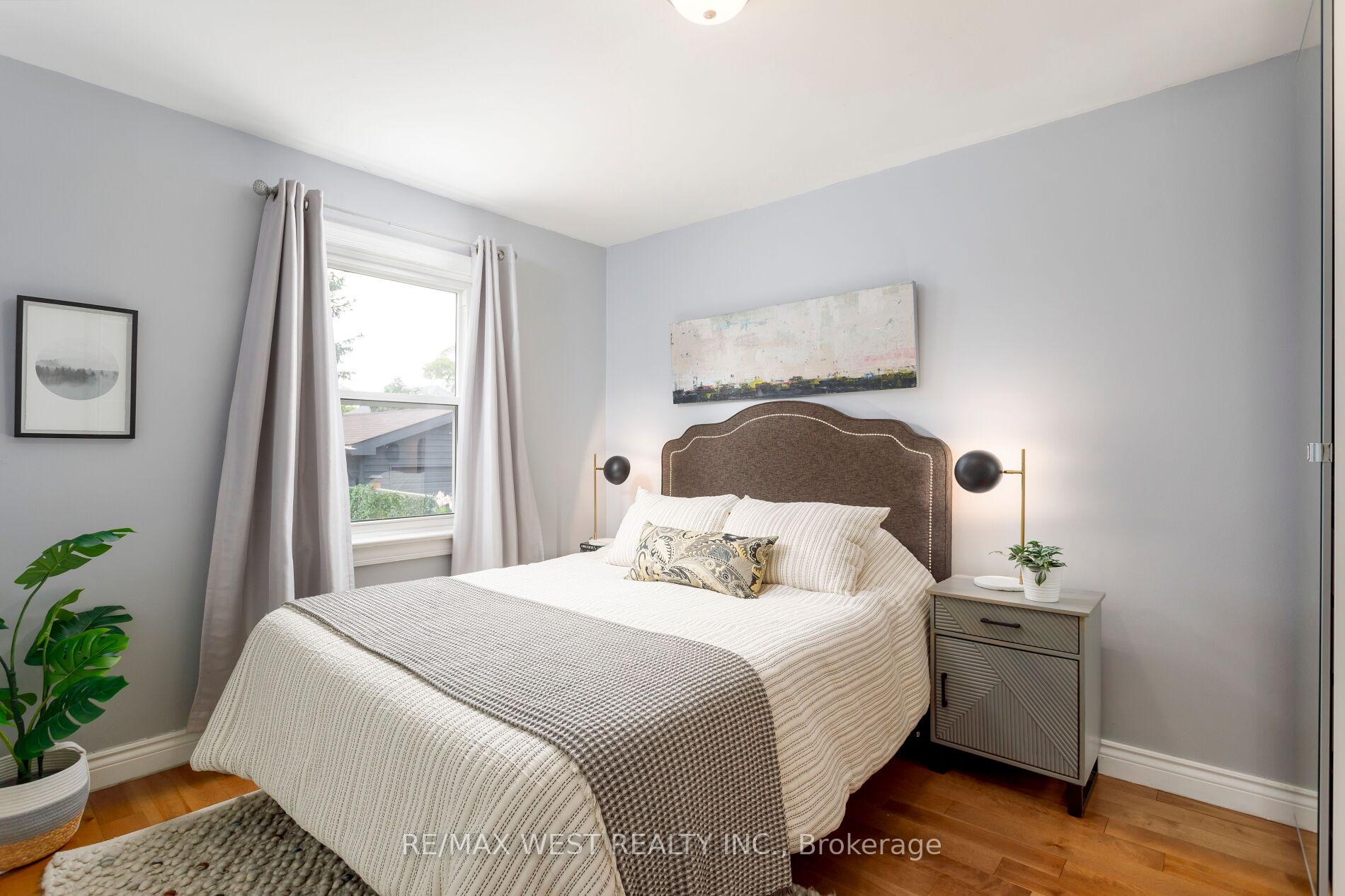 Photo 22 of 42 Stephen Drive, Etobicoke, Stonegate-Queensway — HOMEH
