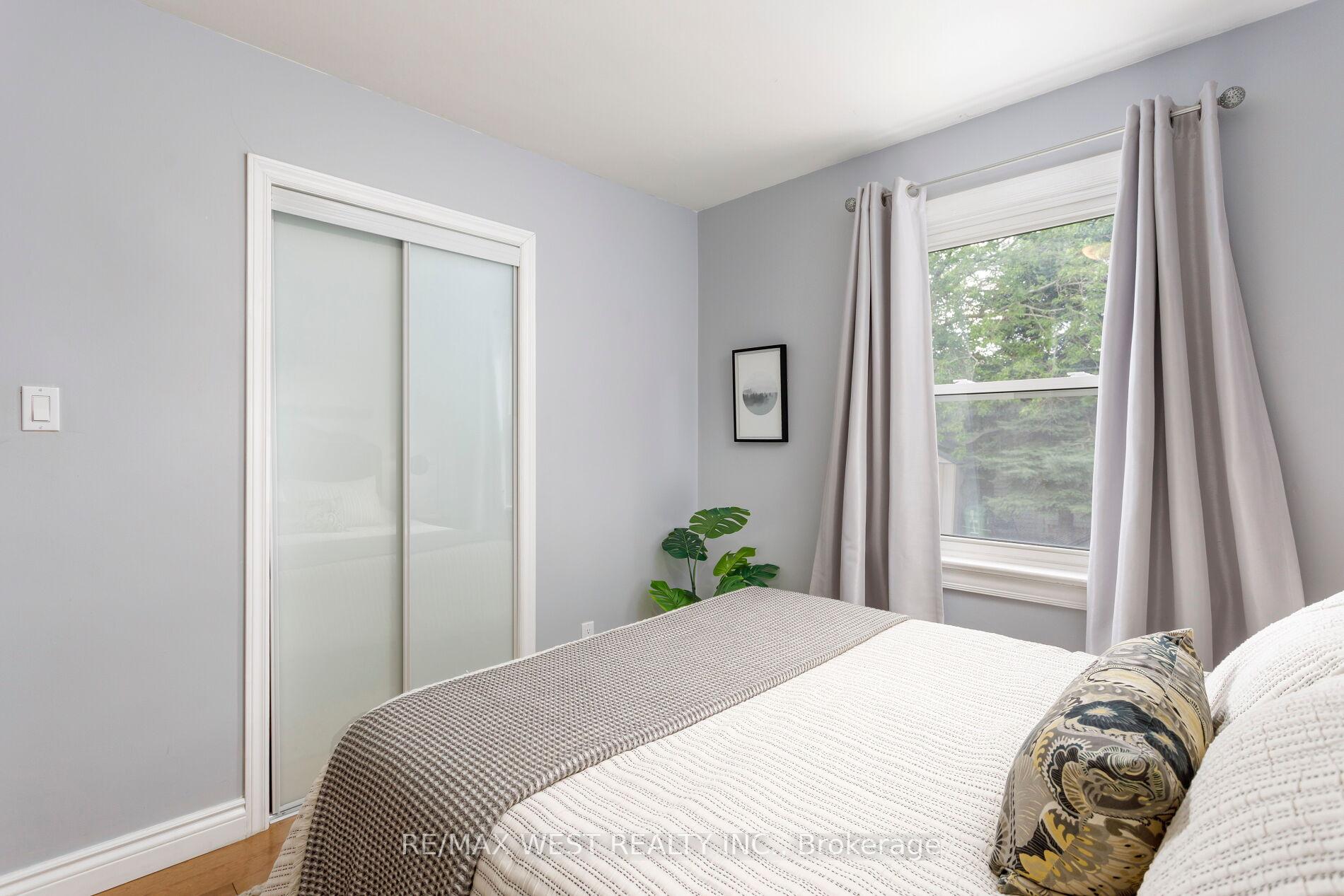 Photo 23 of 42 Stephen Drive, Etobicoke, Stonegate-Queensway — HOMEH