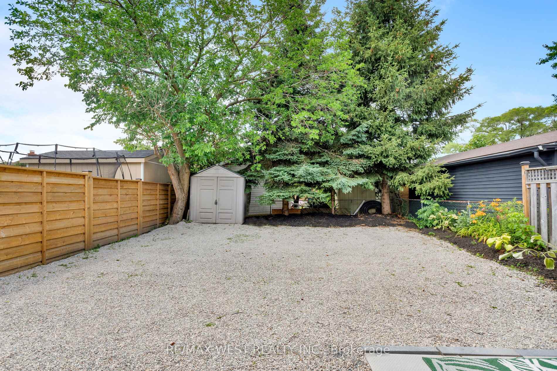 Photo 27 of 42 Stephen Drive, Etobicoke, Stonegate-Queensway — HOMEH