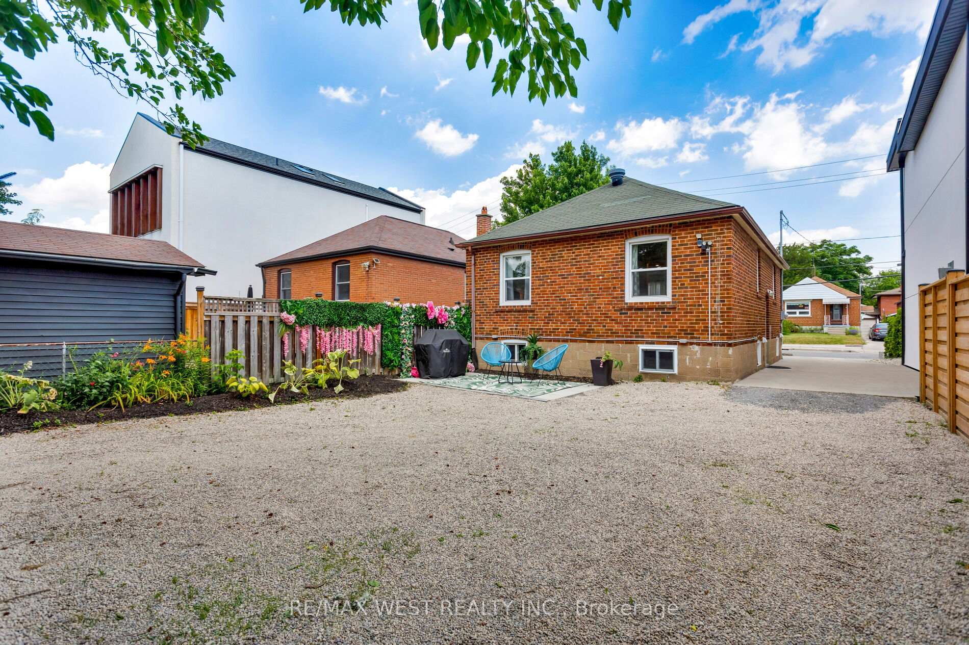Photo 29 of 42 Stephen Drive, Etobicoke, Stonegate-Queensway — HOMEH