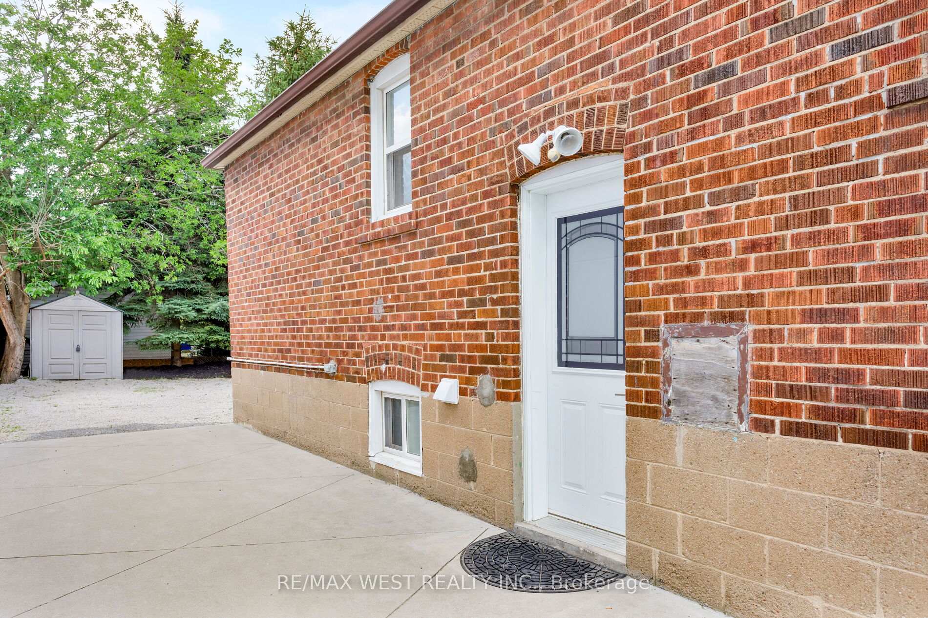 Photo 32 of 42 Stephen Drive, Etobicoke, Stonegate-Queensway — HOMEH