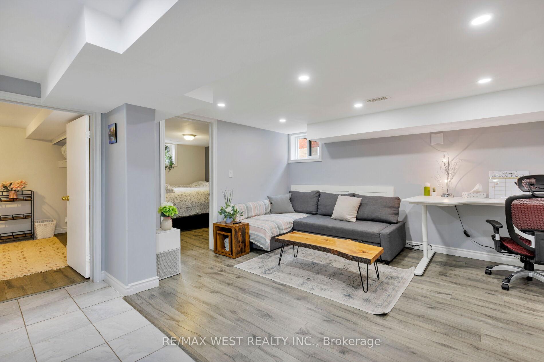 Photo 39 of 42 Stephen Drive, Etobicoke, Stonegate-Queensway — HOMEH