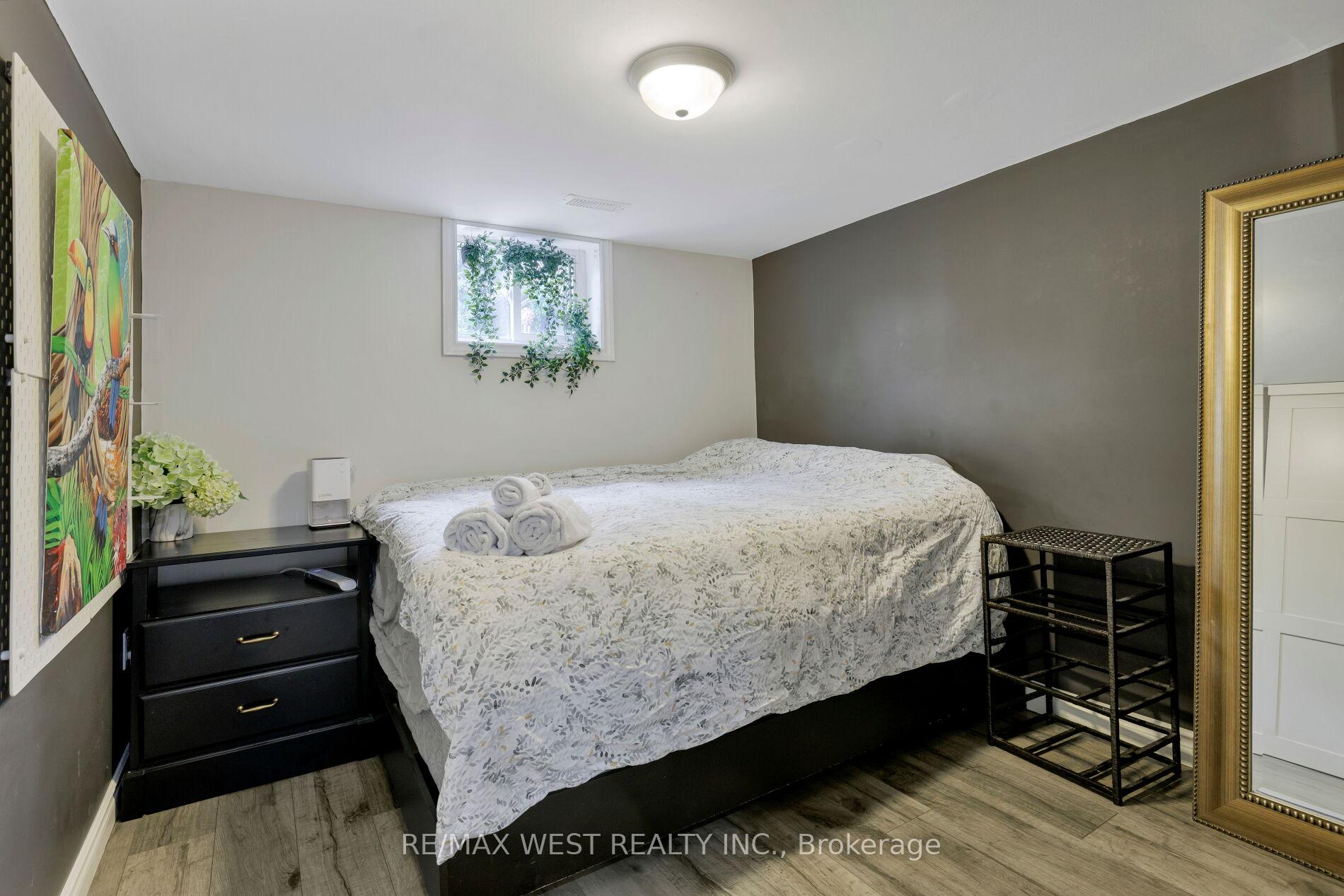 Photo 40 of 42 Stephen Drive, Etobicoke, Stonegate-Queensway — HOMEH